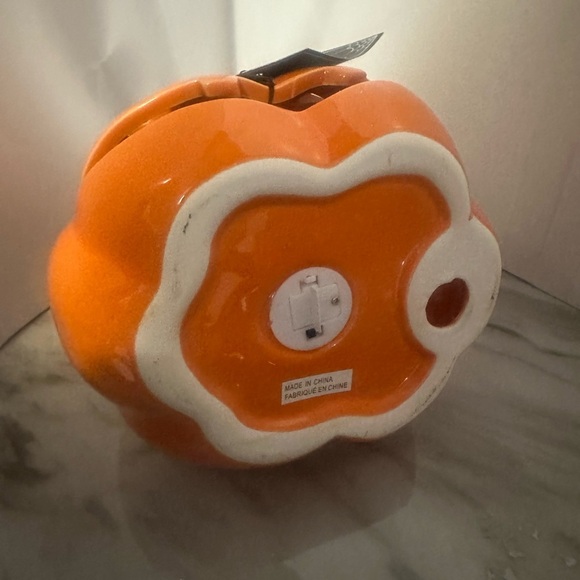 Martha Stewart Led Lighted ceramic Orange Pumpkin - Picture 5 of 6